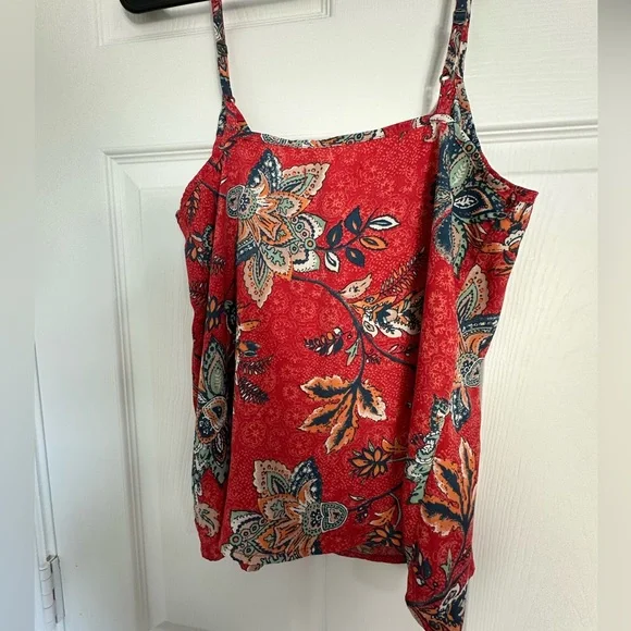 Hollister Red Floral Camisole - Picture 9 of 9